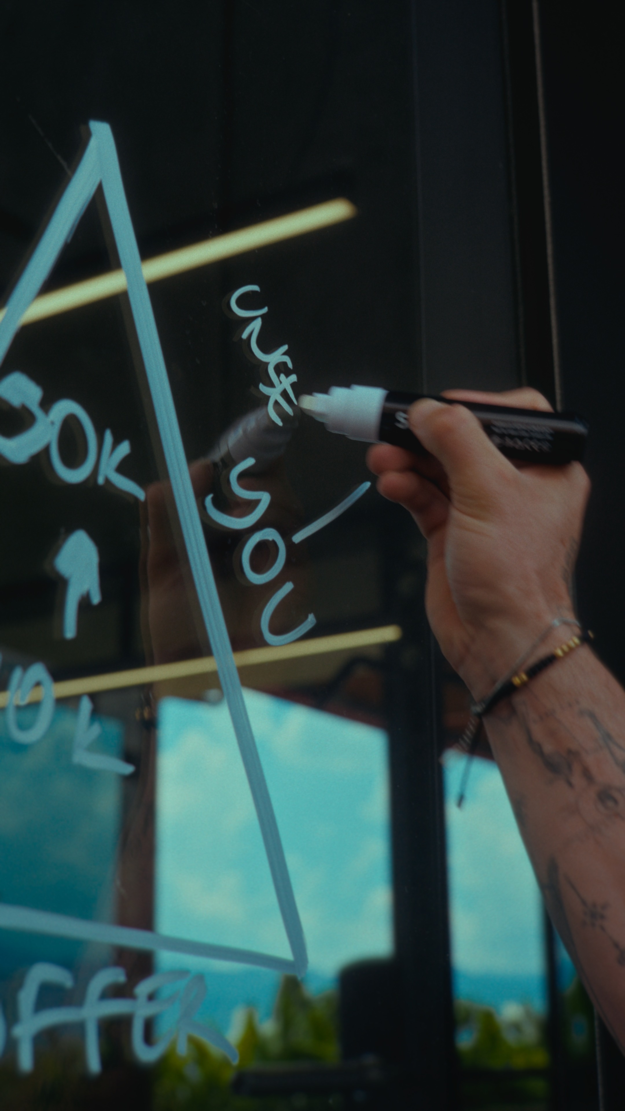 Short-form creative content, Estudio Helios